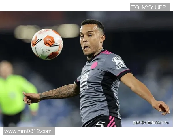 足球明星卡尔瓦多的传奇人生与赛场背后的故事揭秘 足球明星卡尔瓦多的传奇人生与赛场背后的故事揭秘